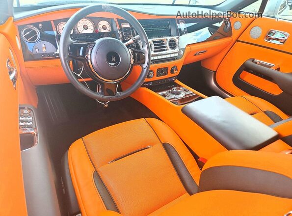 SCAXZ0C06LU201843 2020 ROLLS-ROYCE WRAITH Белый Вид панели приборов