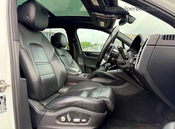 WP1AA2AY1LDA03762 2020 PORSCHE CAYENNE White Vista trasera