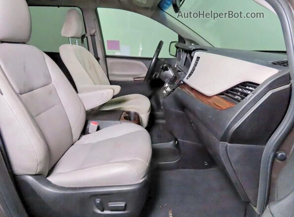 5TDDK3DC4GS137600 2016 TOYOTA SIENNA Серый Вид сзади