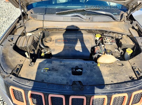 3C4NJDDB9LT221397 2020 JEEP COMPASS Silver 