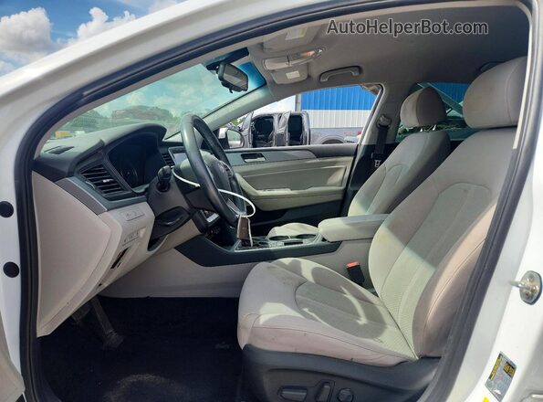 5NPE34AF7JH629265 2018 HYUNDAI SONATA White Dashboard view