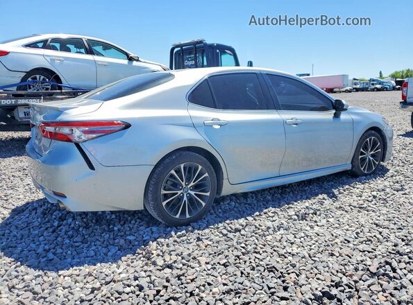 4T1B11HK2JU625247 2018 TOYOTA CAMRY Silver 
