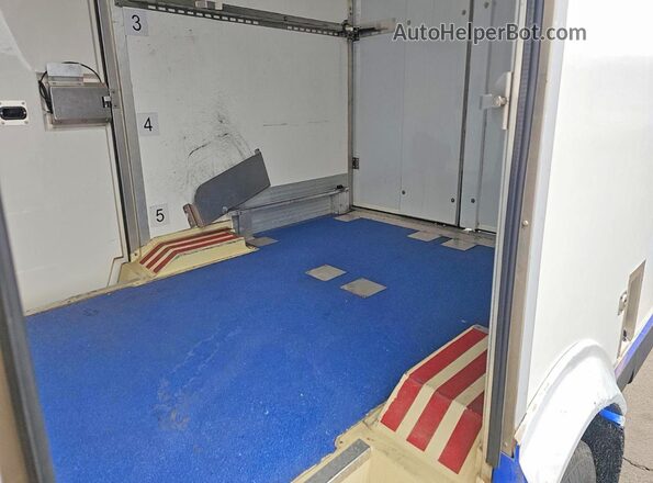 1FDWE3FN5RDD00733 2024 FORD ECONOLINE White Հետևի տեսք