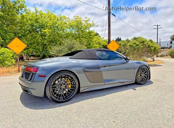 WUAVACFX5H7903940 2017 AUDI R8 Gray Widok z przodu