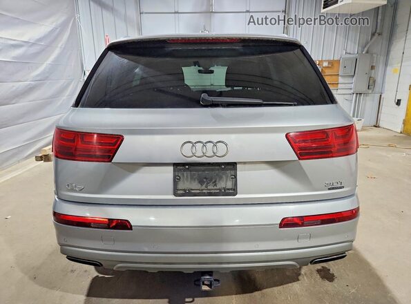 WA1LAAF79HD042993 2017 AUDI Q7 Silver Вид салону спереду