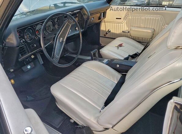 136370L163779 1970 CHEVROLET CHEVELLE Silver წინა სალონის ხედი