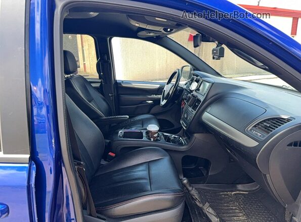 2C4RDGEG2KR693219 2019 DODGE GRAND Blue Rear view