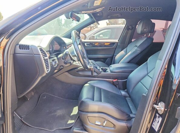 WP1AA2AY8LDA09963 2020 PORSCHE CAYENNE Черный Вид панели приборов