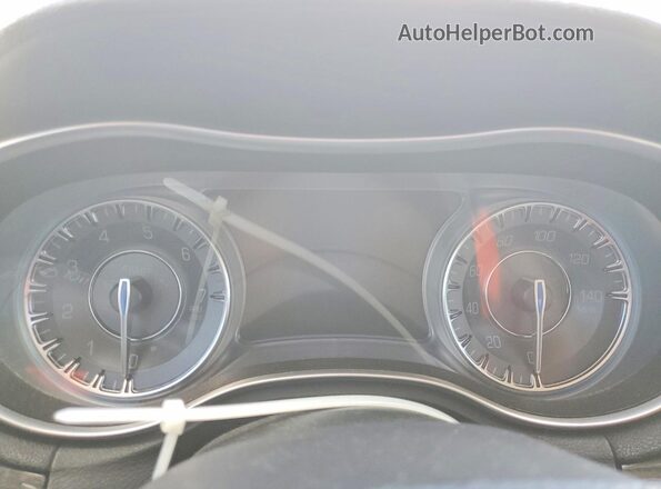 2C3CCAKG2JH165117 2018 CHRYSLER 300 Silver Vista de los asientos traseros