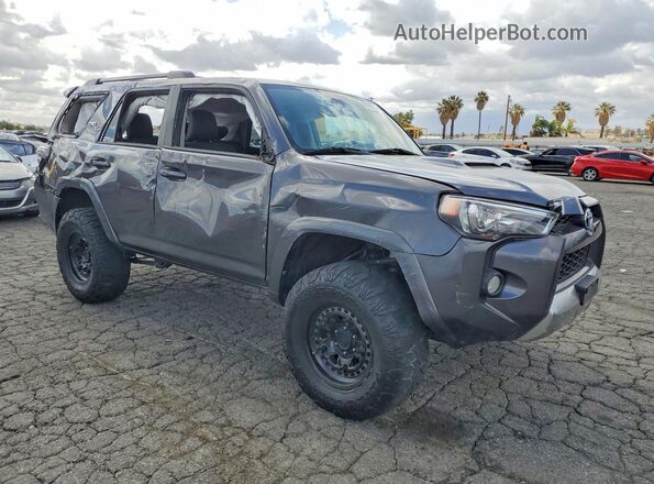 JTEBU5JR7K5709422 2019 TOYOTA 4RUNNER Серый Вид спереди