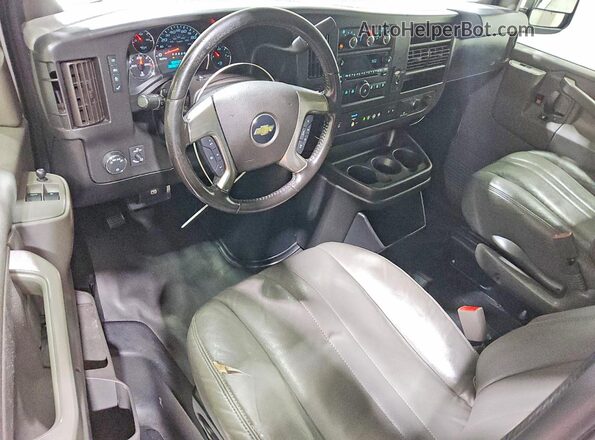 1GCWGAFG2K1367012 2019 CHEVROLET EXPRESS White Սարքավորումների վահանակի տեսք