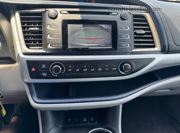 5TDBZRFH1JS833126 2018 TOYOTA HIGHLANDER Серебряный Вид задней части салона