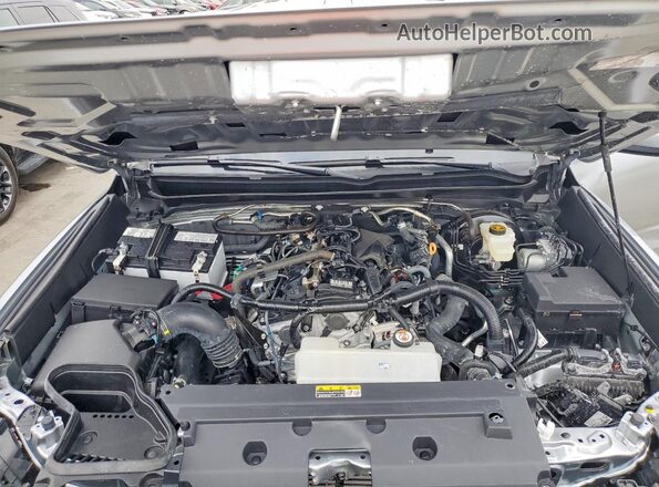 3TMKB5FN6TM062846 2026 TOYOTA TACOMA Silver Widok komory silnika
