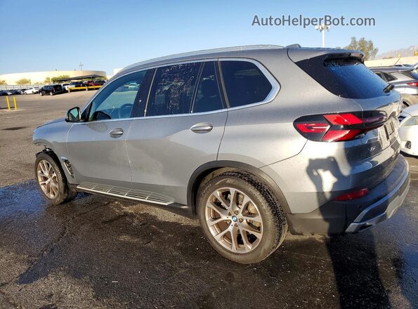 5UX13EU05T9065654 2026 BMW X5 Silver უკანა მარჯვენა