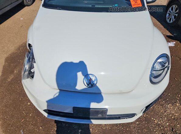 3VWFD7AT0JM709944 2018 VOLKSWAGEN BEETLE White 