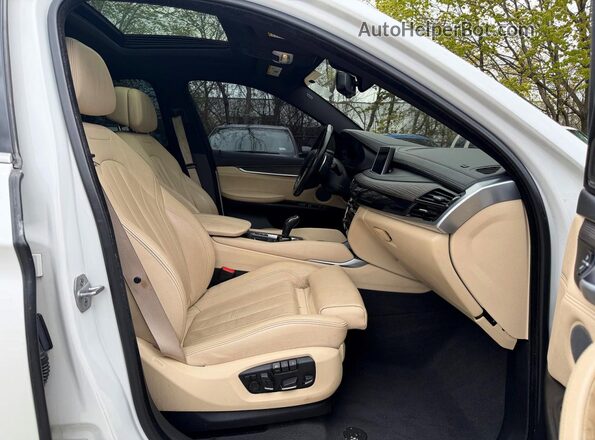 5UXKU6C37H0W38407 2017 BMW X6 White Widok z tyłu