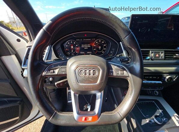WA1C4AFY8J2182275 2018 AUDI SQ5 White VIN կոդի պիտակի տեսք