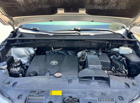 5TDKZRFH8KS566312 2019 TOYOTA HIGHLANDER Silver 