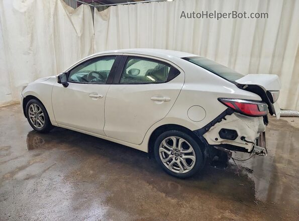 3MYDLBYVXJY311299 2018 TOYOTA YARIS White Tył lewy