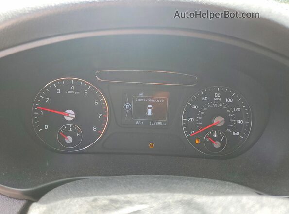 5XYPG4A55HG217383 2017 KIA SORENTO Red უკანა სავარძლების ხედი