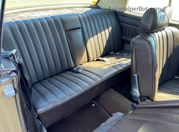 11402312004243 1971 MERCEDES-BENZ 250C Gold წინა სალონის ხედი