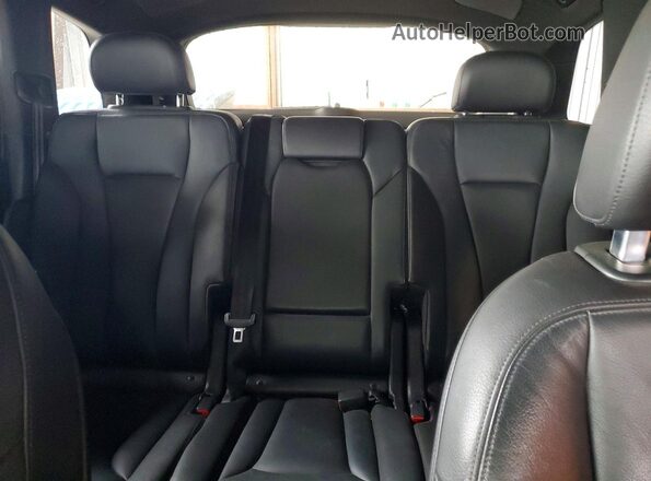 WA1LAAF7XJD012990 2018 AUDI Q7 White 