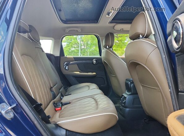 WMZYU7C51K3F93976 2019 MINI COOPER Blue Vista de los asientos traseros