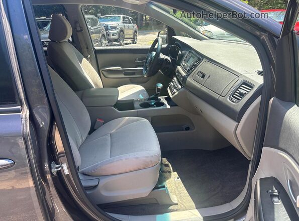 KNDMB5C17J6356389 2018 KIA SEDONA Blue Widok z tyłu