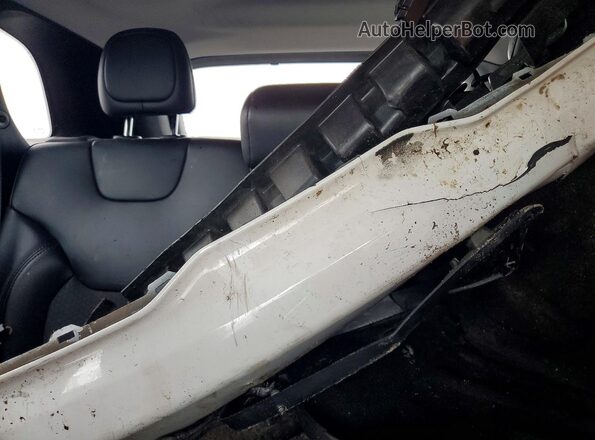 1C4PJMLX3KD307105 2019 JEEP CHEROKEE White უკანა სალონის ხედი