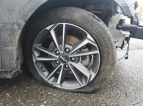 3KPF24AD1RE753649 2024 KIA FORTE Gray 
