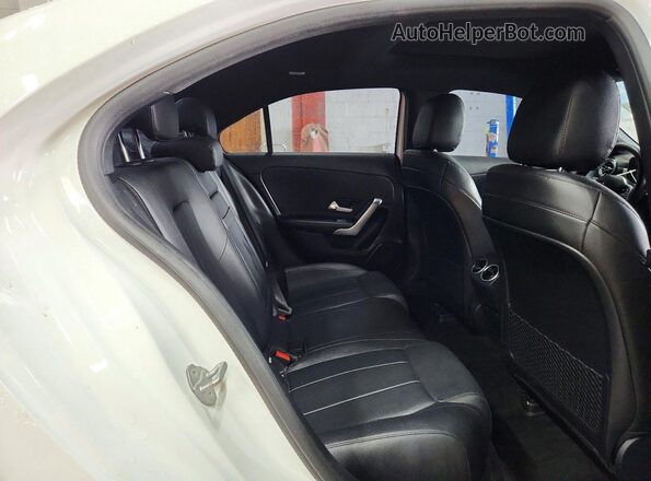 WDD3G4FB0KW000658 2019 MERCEDES-BENZ A White Սալոնի հետևի տեսք