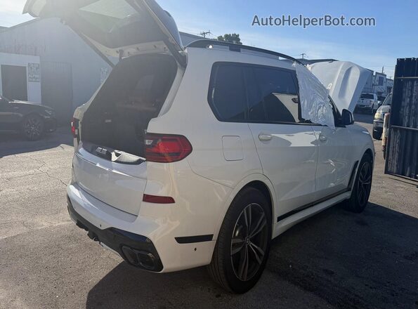 5UXCX6C08N9K31043 2022 BMW X7 White Vista del compartimento del motor