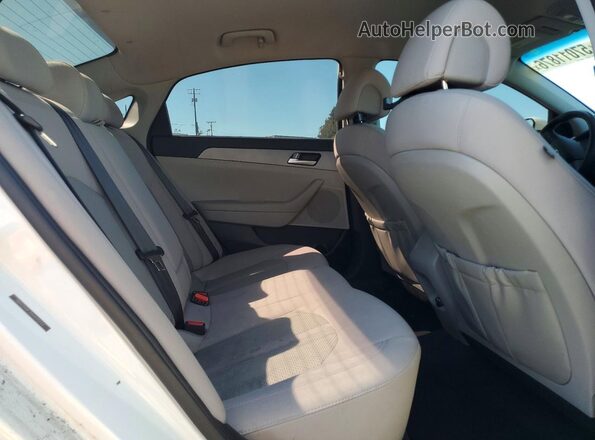 5NPE24AF3HH470242 2017 HYUNDAI SONATA White Vista interior trasera