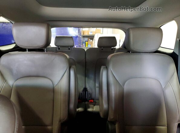 KM8SRDHF8KU310659 2019 HYUNDAI SANTA Silver Vista interior trasera
