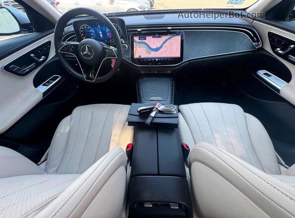 W1KLF4HB4SA109122 2025 MERCEDES-BENZ E Silver Vista del cuadro de instrumentos