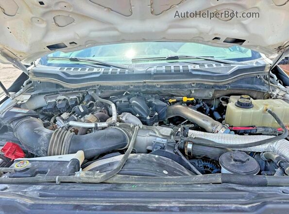 1FDRF3GT1JEB69774 2018 FORD F350 Белый Вид панели приборов
