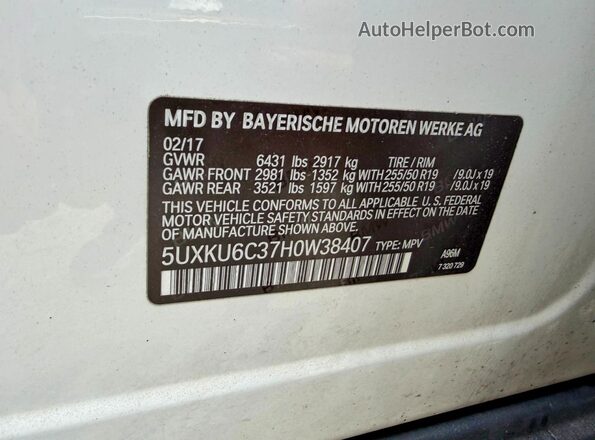 5UXKU6C37H0W38407 2017 BMW X6 White Widok wnętrza z tyłu