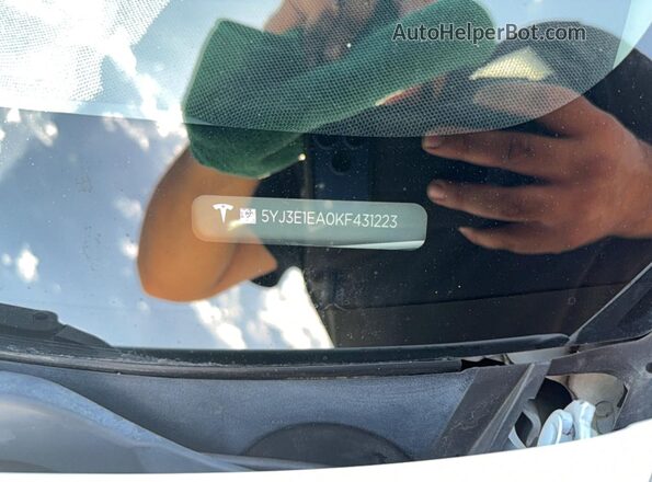 5YJ3E1EA0KF431223 2019 TESLA MODEL White Սալոնի հետևի տեսք