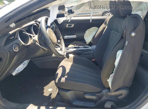 1FA6P8TH1K5187301 2019 FORD MUSTANG White Widok deski rozdzielczej