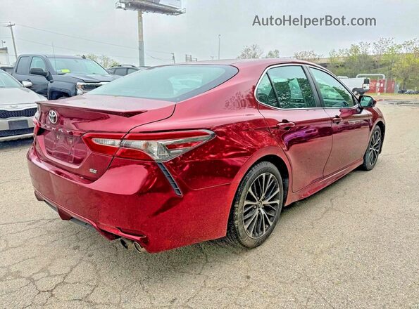 4T1B11HK0JU500358 2018 TOYOTA CAMRY Red Front view
