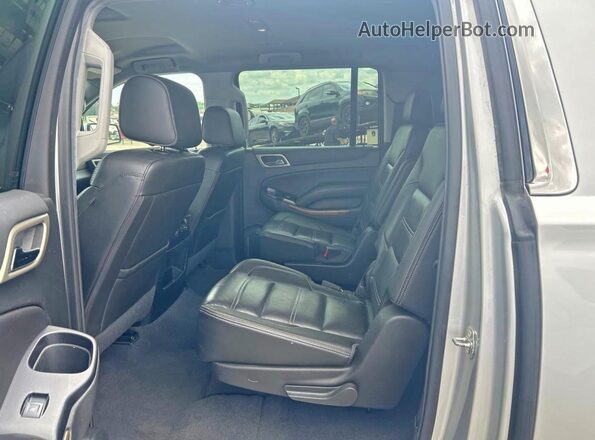 1GKS1HKJ1LR202263 2020 GMC YUKON Silver 
