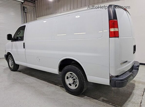 1GCWGAFG2K1367012 2019 CHEVROLET EXPRESS White Հետևի աջ
