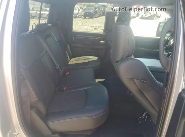 3C63R5EL5TG162569 2026 RAM 2500 Silver ძრავის განყოფილების ხედი