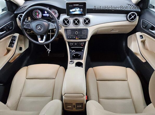 WDCTG4GB5HJ351638 2017 MERCEDES-BENZ GLA White ხელსაწყოთა პანელის ხედი