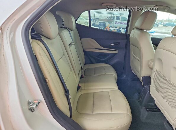 KL4CJCSB2JB558006 2018 BUICK ENCORE Белый Вид задней части салона