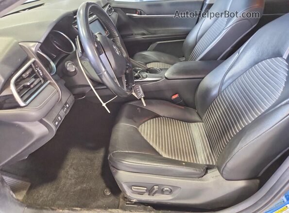 4T1B11HKXJU022398 2018 TOYOTA CAMRY Blue Вид панелі приладів