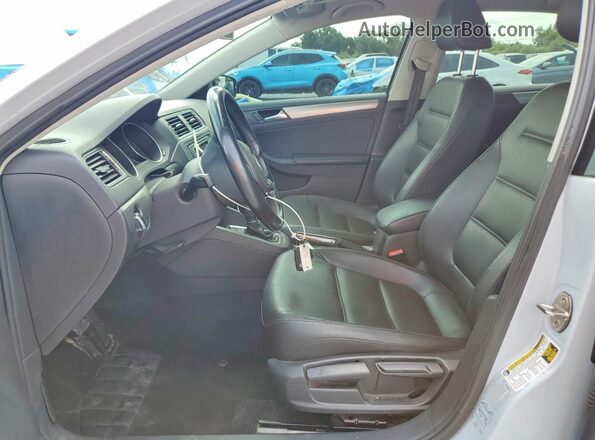3VWDB7AJ2HM406492 2017 VOLKSWAGEN JETTA Silver Vista del salpicadero