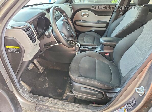 KNDJP3A50H7478157 2017 KIA SOUL Зеленый Вид панели приборов