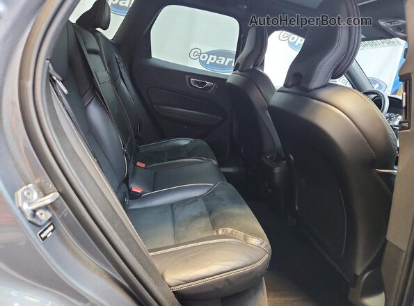 YV4A22RM6K1351487 2019 VOLVO XC60 Gray ძრავის განყოფილების ხედი