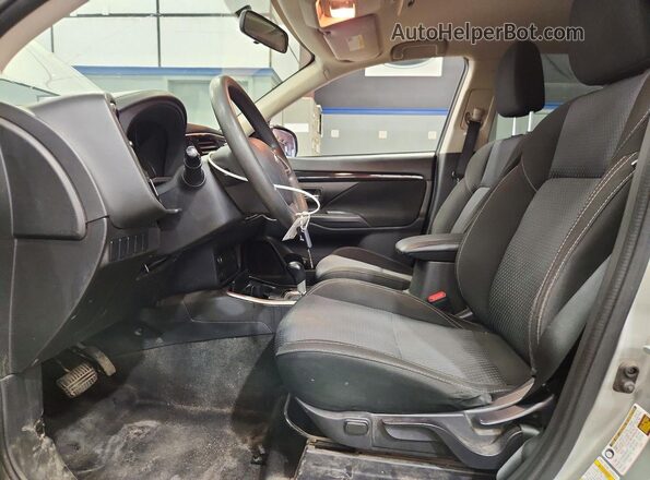 JA4AZ3A31LZ026668 2020 MITSUBISHI OUTLANDER Silver Dashboard view